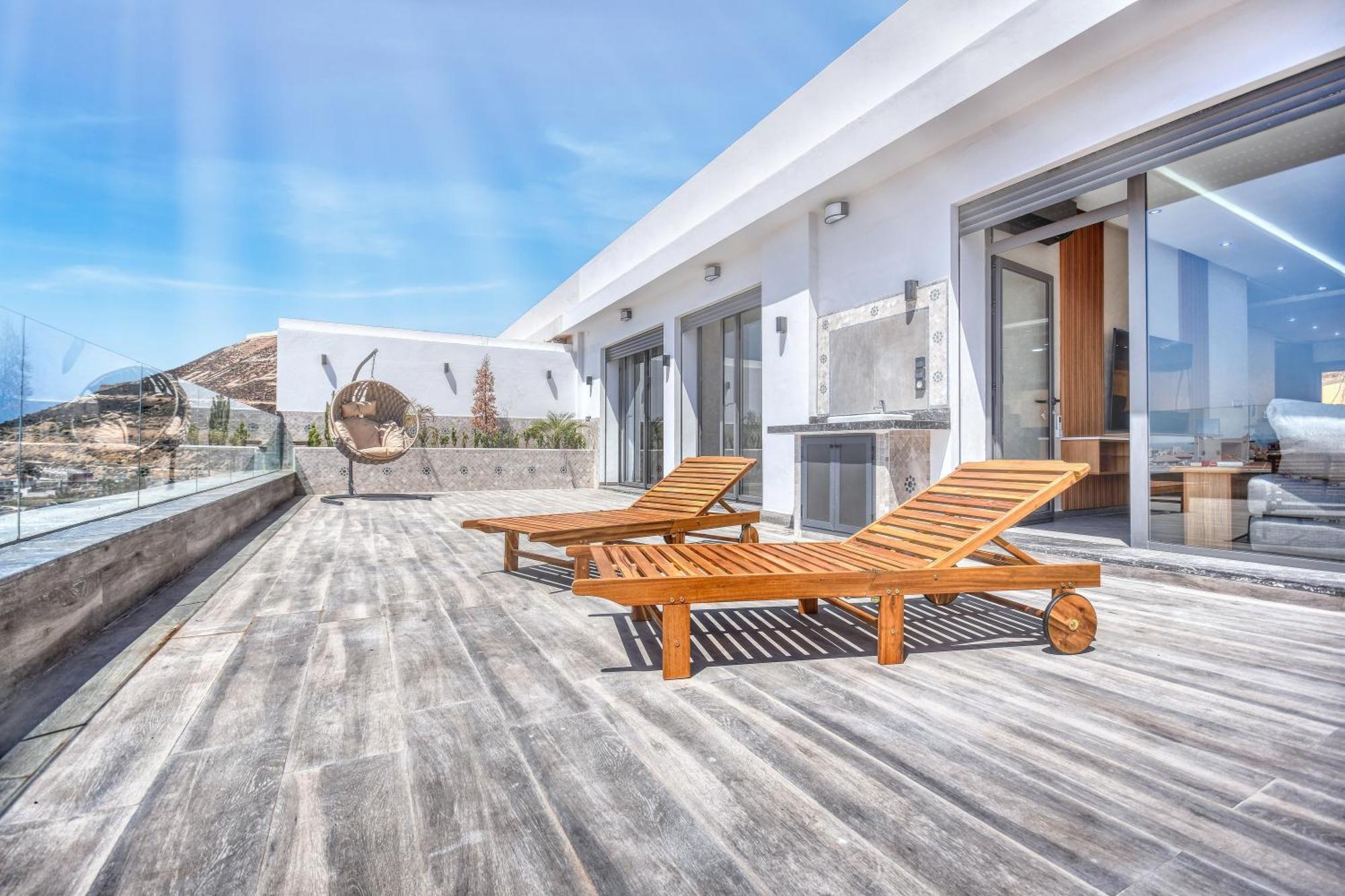 Apartment Luxury Seafront 6-7p